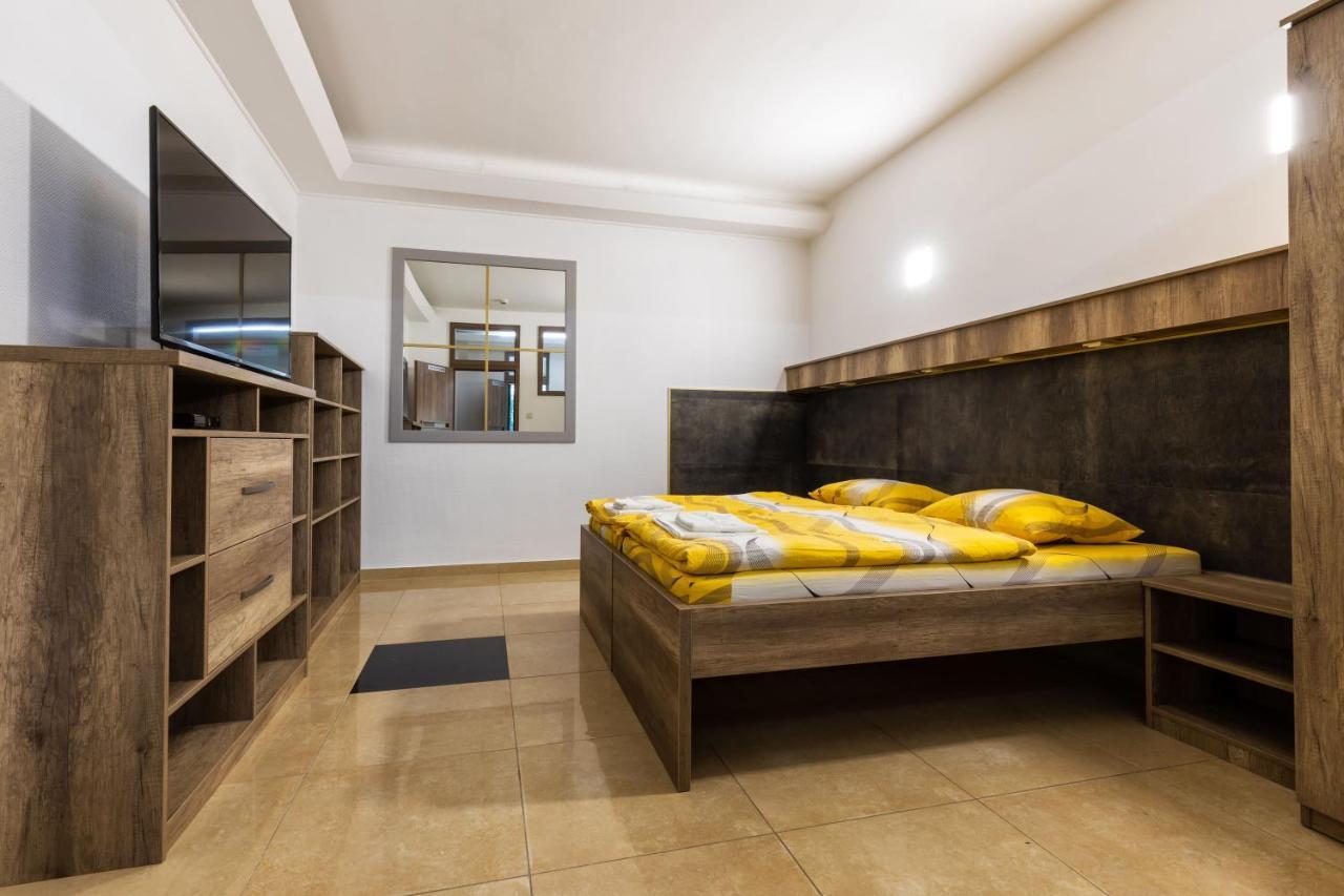 Napfeny Panzio Es Rendezvenyhaz Hotel แก็ชแกเมต ภายนอก รูปภาพ