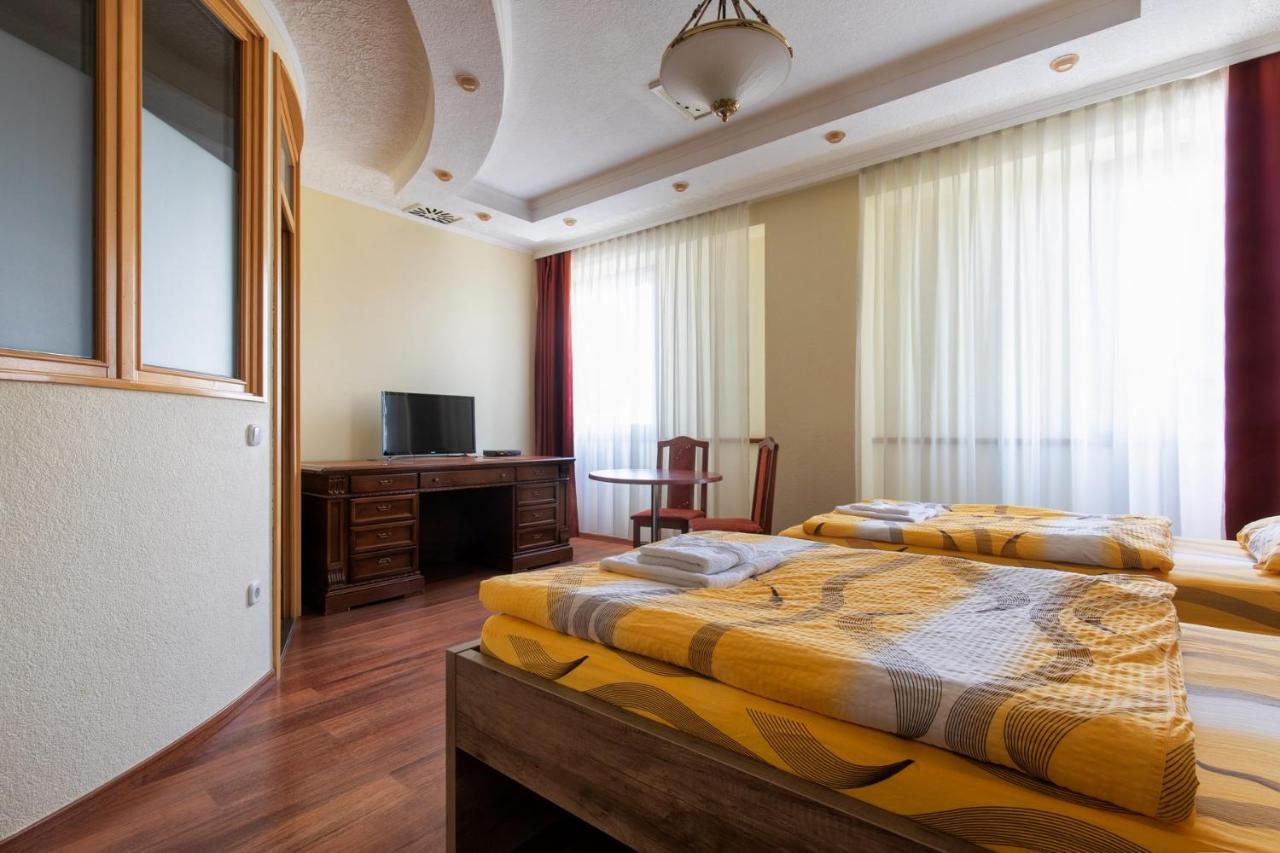 Napfeny Panzio Es Rendezvenyhaz Hotel แก็ชแกเมต ภายนอก รูปภาพ