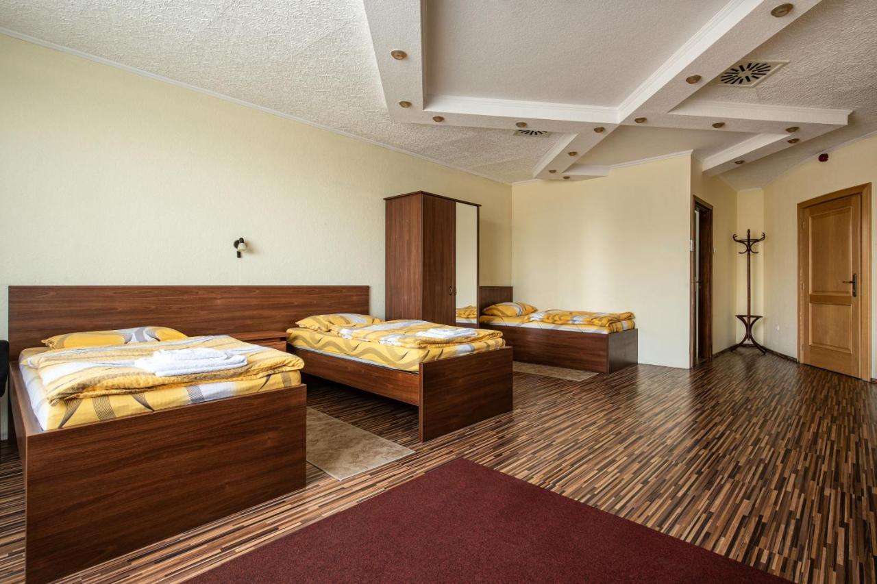 Napfeny Panzio Es Rendezvenyhaz Hotel แก็ชแกเมต ภายนอก รูปภาพ