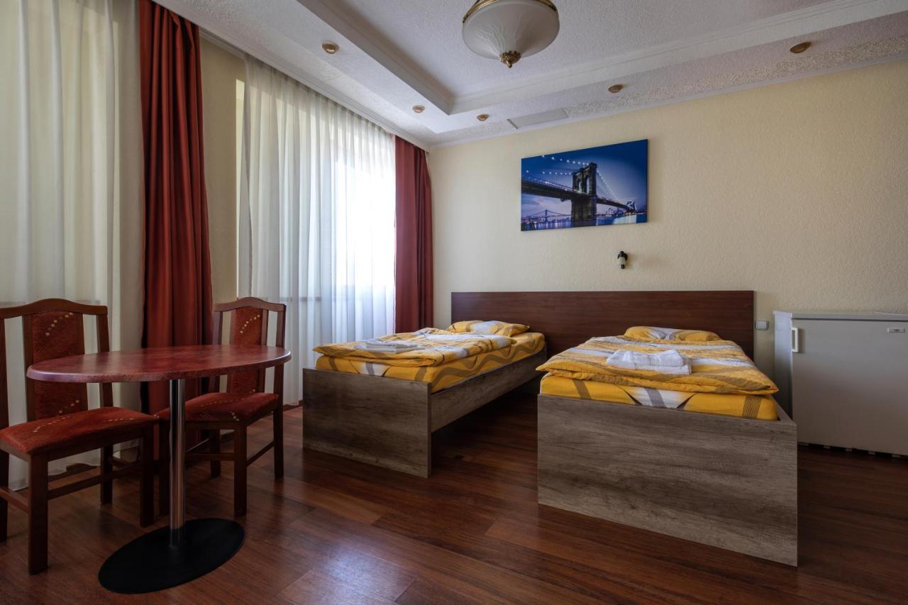 Napfeny Panzio Es Rendezvenyhaz Hotel แก็ชแกเมต ภายนอก รูปภาพ