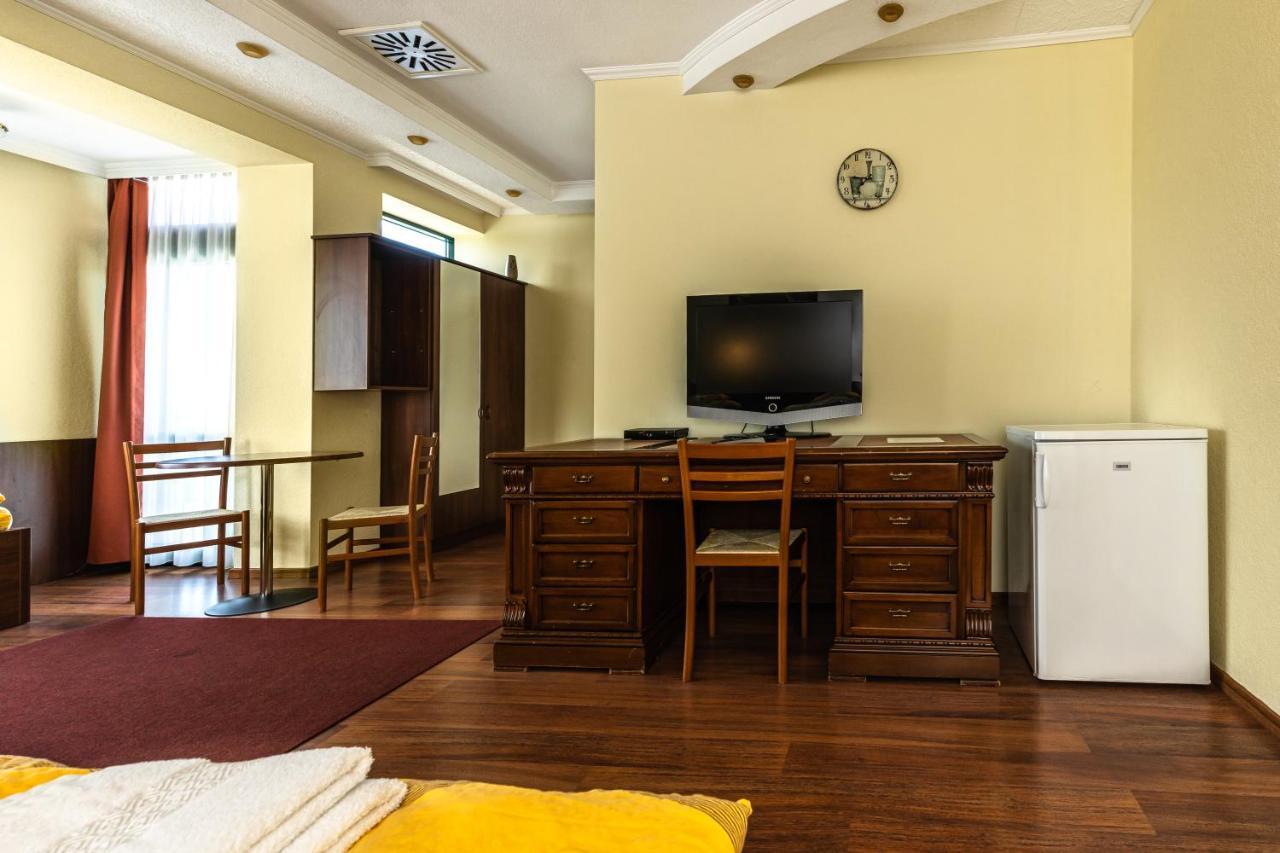 Napfeny Panzio Es Rendezvenyhaz Hotel แก็ชแกเมต ภายนอก รูปภาพ